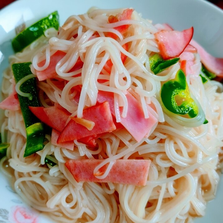 ハムとピーマンの素麺チャンプルー